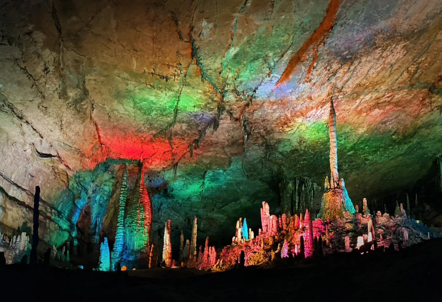 Huanglong Cave